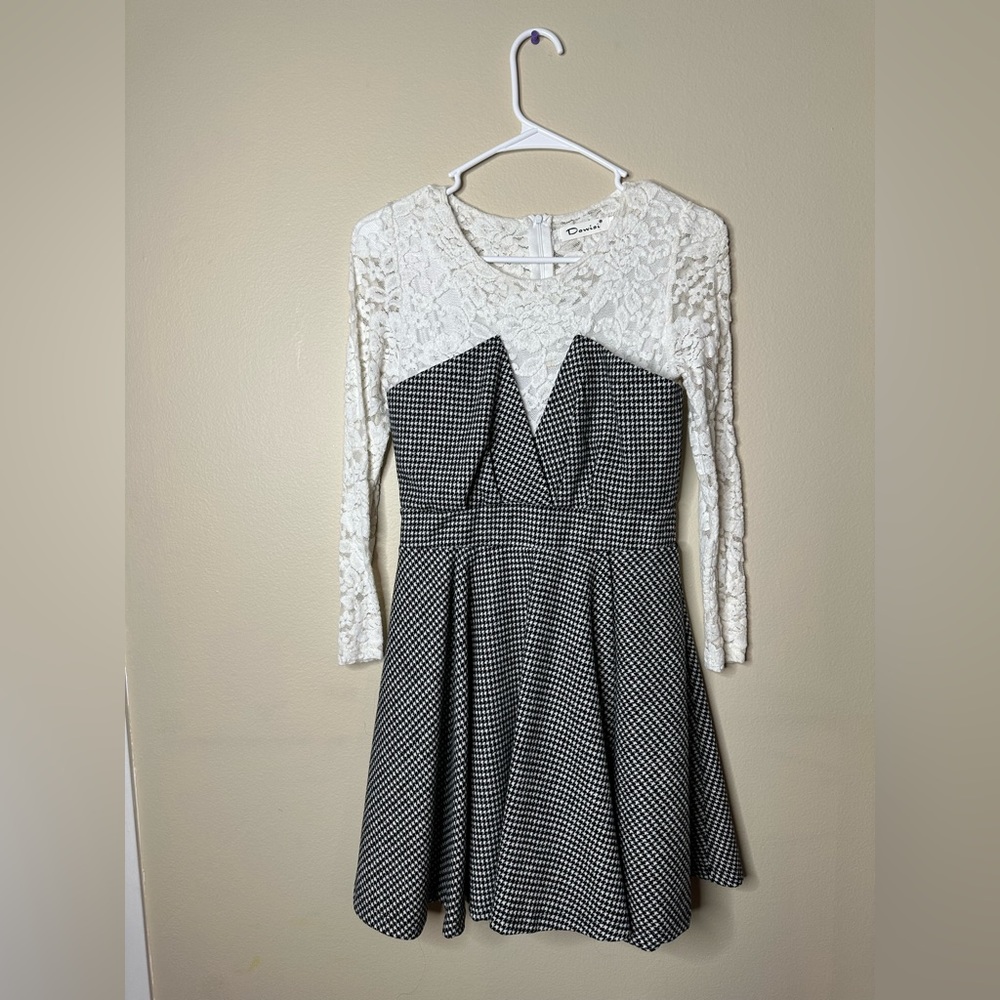 DOWISI  VINTAGE BLACK WHITE DRESS